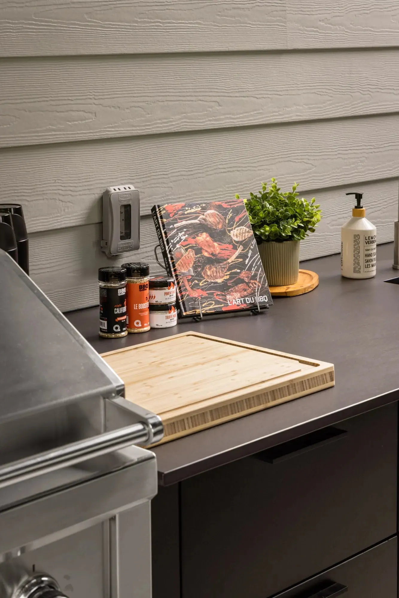 Two runs and a pool — appliance and hardware detail